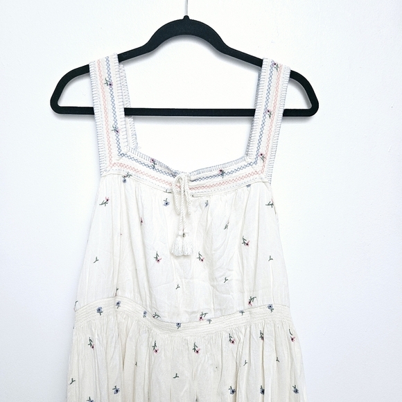 Old Navy Sz M 100% Cotton Floral Coastal Embroidered Pockets Flowy Tiered Dress - Picture 16 of 16